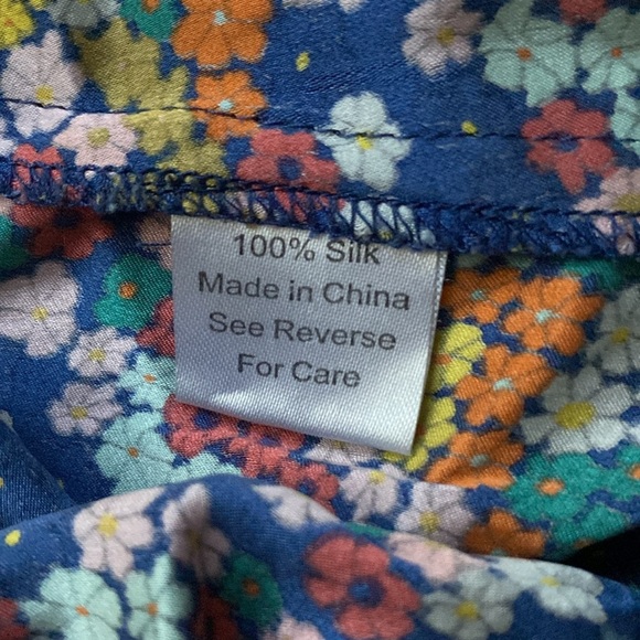 Parker XS Floral silk high rise shorts. - Picture 5 of 5